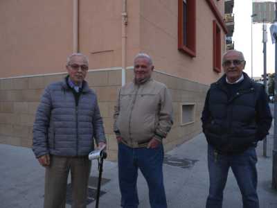 �Queste palazzine furono costruite nel 1943 ed erano destinate ai militari�, ci raccontano Franco, Michele e Ferdinando, tre simpatici �giovanotti� di 70 anni che abitano qui da sempre
